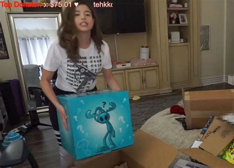 pokimane onlyfans leaked|Pokimane forgets about mirror during unboxing。